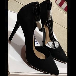 Black heels 👠💖 *NEW*